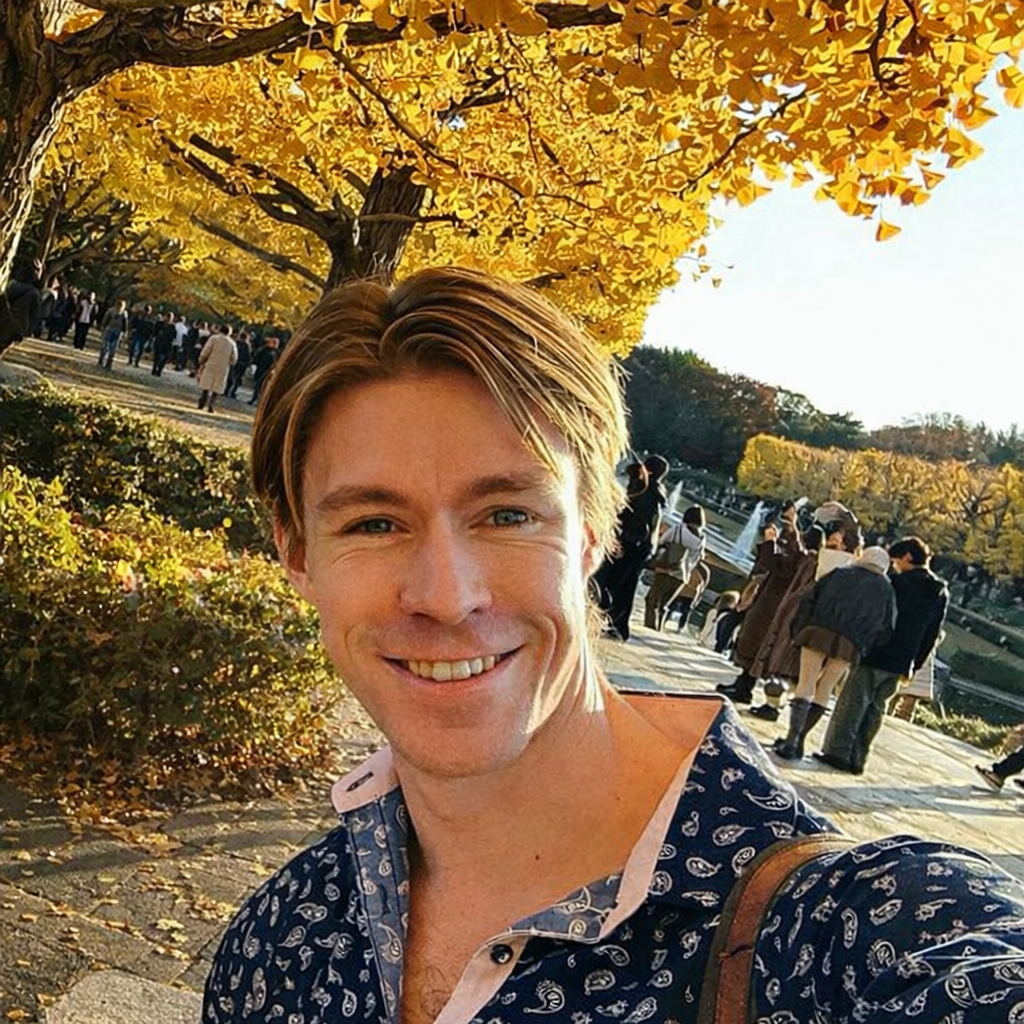 Teacher NayNay (ネイネイ)